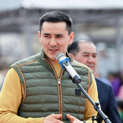 Абиров эми абийирин сактап “чоң муштумдугун” көрсөтпөсө болгону...