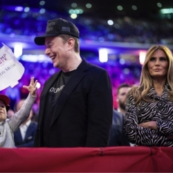 АКШнын биринчи айымы Мелания Трамп жана бизнесмен Илон Маск АКШ жарандыгынан ажыратылышы мүмкүндүгү