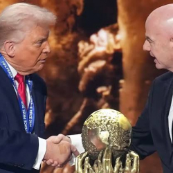 Дональд Трамп получил премию «Золотой глобус» от ФИФА