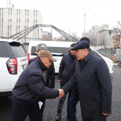 Ташиев потребовал демонтировать конструкции у ЦУМа, сужающие проезжую часть