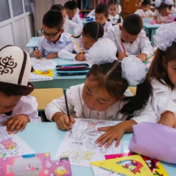 12 жылдык билим берүү: Ата-энелердин кайрылуусуна министрлик жооп берди