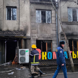 Эркиндик бульварындагы өрттөн бир аял жабыркады