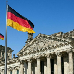 Министр коммерции Китая на встрече с главой МИД Германии призвал к расширению торгово-экономического сотрудничества