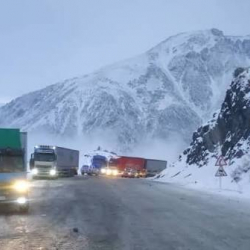 Төө-Ашууда жүк ташуучу унааларга киргизилген чектөө алынды