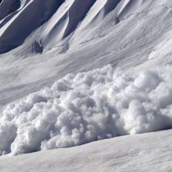 Шашылыш билдирүү! Тоолуу райондордо кар көчкү түшүүсү күтүлөт