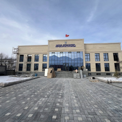 Нарын: Административдик имараттардын курулушу кызуу жүрүүдө