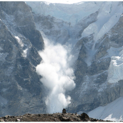 ШАШЫЛЫШ БИЛДИРҮҮ: Тоолуу райондордо кар көчкү түшөт