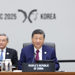 Си Цзиньпин жашы жете электердин адеп-ахлактык жана идеологиялык тарбиясынын стратегиялык маанисин белгиледи