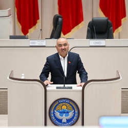 Нурланбек Тургунбек уулу: “Жогорку Кеңеште конструктивдүү сындар айтылып, элдин үнү угулуп турушу керек”