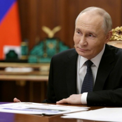 Путин исполнил мечты обратившихся на прямую линию двух детей