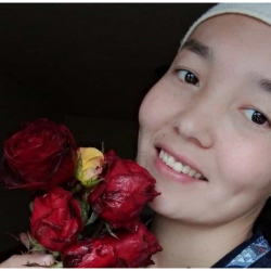 Камчыбек Ташиевге КАЙРЫЛУУ:  Маркум келинди сууга алып жатканда, моюнундагы жиптин тактары байкалган