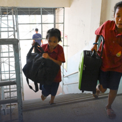 Таиланд закрыл более 1000 школ вблизи границы на фоне боестолкновений с Камбоджей