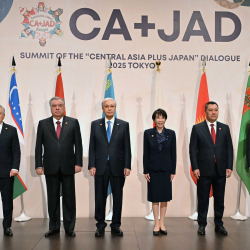 Садыр Жапаров Токиодогу “Борбордук Азия + Япония” Диалогунун Биринчи саммитине катышууда