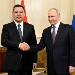 Президент Садыр Жапаров провел переговоры с Президентом России Владимиром Путиным в Санкт-Петербурге