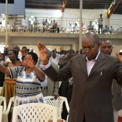 КИГАЛИ: «Логово бандитов»: Руанда закрывает тысячи евангелических церквей.