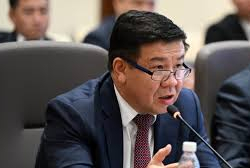 Алмамбет Шыкмаматов: Проблемы в сфере лёгкой промышленности будут решены в ближайшее время