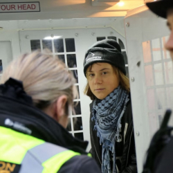 Грета Тунберг Лондондо камакка алынды