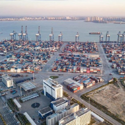 С Хайнаня отправлена первая партия товаров в беспошлинном порядке во внутренние районы страны при особом таможенном режиме