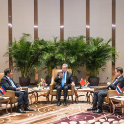 На встрече министров иностранных дел Китая, Камбоджи и Таиланда достигнут консенсус из трех пунктов