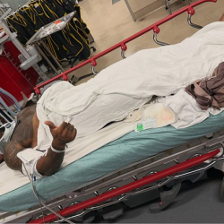 Популярный блогер неудачно прыгнул с парашютом и показал фото из больницы