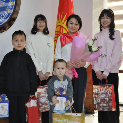 УКМК: Таласта каза болгон УКМК кызматкеринин үй-бүлөсүнө колдоо көрсөтүлдү