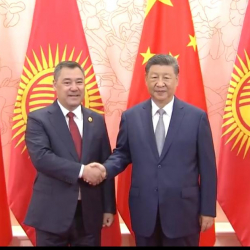 Си Цзиньпин Тяньцзинь шаарында Садыр Жапаров менен жолугушту