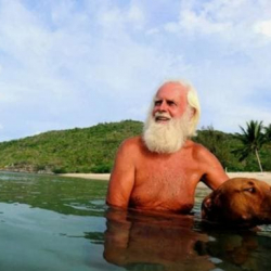 СҮРӨТ - Журналист ээн аралды сатып алып, бейишке айлантып 50 жыл жашаган