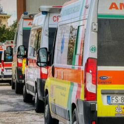 Италияда белгисиз эпидемия башталып, өлүкканалар каза болгондорго толуп кетти