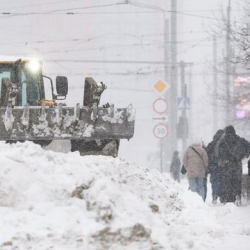 Москвага жарым кылымдан берки рекорддук көлөмдө кар жаады