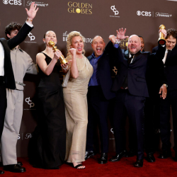 «Алтын глобус» сыйлыгынын жеңүүчүлөрү жарыяланды