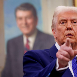 Трамп Гренландиянын премьерине эскертүү жасап зекиди