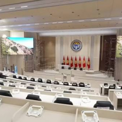 Мамлекеттик сыйлыктар тууралуу мыйзам долбоору парламентте талаш жаратты