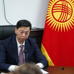 Кыргыз Республикасынын Жогорку сотунун төрагасы Медербек Сатыев Сот департаментинин борбордук аппаратында кеңешме өткөрдү