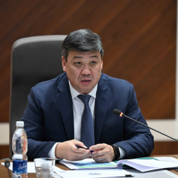 Заместитель Председателя Кабинета Министров Бакыт Торобаев поручил руководителям соответствующих государственных органов работать в усиленном режиме в период отопительного сезона