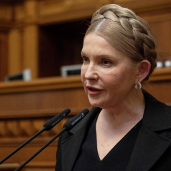 Украин парламентиндеги фракция жетекчиси Юлия Тимошенко паракорлукка шектелүүдө