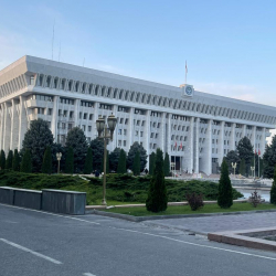 Жогорку Кеңештин төрагасынын эми 3 эмес 4 орун басары болот