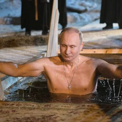 Путин чөмүлүү майрамында сууга түштү — Песков