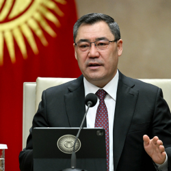 СҮРӨТ - Президент Садыр Жапаров жеңил өнөр жай тармагынын өкүлдөрү менен жолугушту