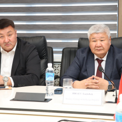 СҮРӨТ - Энергетика министрлиги менен «Орто Азия Инвестициялык Холдинги» ААКнын жетекчилигинин  кезектеги жолугушуусу болуп өттү