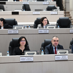 «Эмгекти коргоо жөнүндө» мыйзам долбоору биринчи окууда кабыл алынды