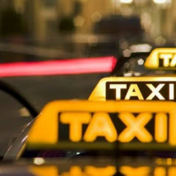 Эми оң рулдуу унааларга такси кызматын көрсөтүүгө лицензия берилбейт