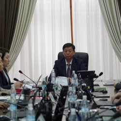 Жогорку соттун төрагасы Медербек Сатыев Судьялар кеңешинин жыйынына катышты.