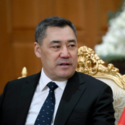 КР Президенти Садыр Жапаров “Чыңгыз Айтматовдун туулган күнүнүн 100 жылдыгына арналган мааракелик иш-чараларды өткөрүү жөнүндө” Жарлыкка кол койду