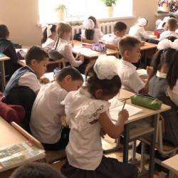 Касымалиев: Окуучуларды мектептен мектепке которуу санариптешет