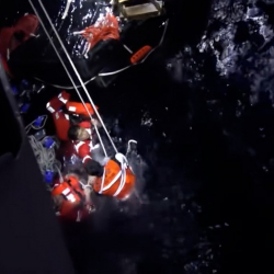 Число жертв крушения парома на Филиппинах выросло до 15