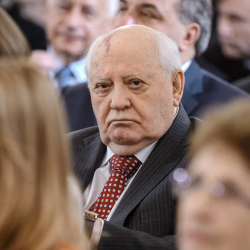 Михаил Горбачёв: реформалар, талаштуу мурас жана тарыхтагы орду