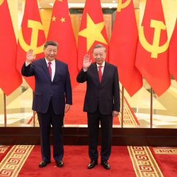 Си Цзиньпин провел телефонные переговоры с генеральным секретарем ЦК КПВ То Ламом