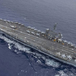 АКШ Иранга жакын жерге учак конуучу кемесин жайгаштырды