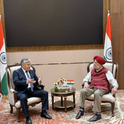 Арзыбек Кожошев провел рабочую встречу с министром нефти и природного газа Индии Хардипом Сингхом Пури