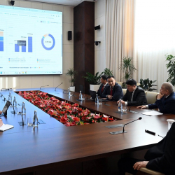 Садыру Жапарову презентовали возможности новой системы ГНС «Салык Кузот»